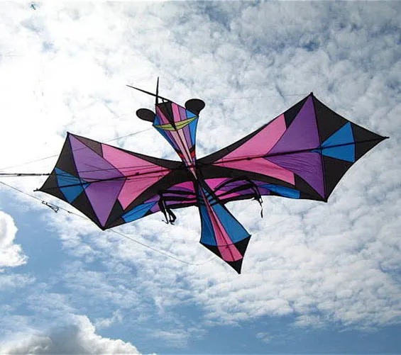 Grande création Icare Encore dans le ciel